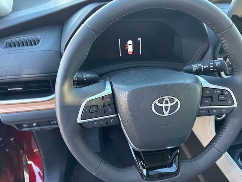 Used 2025 Toyota Grand Highlander FWD image 16