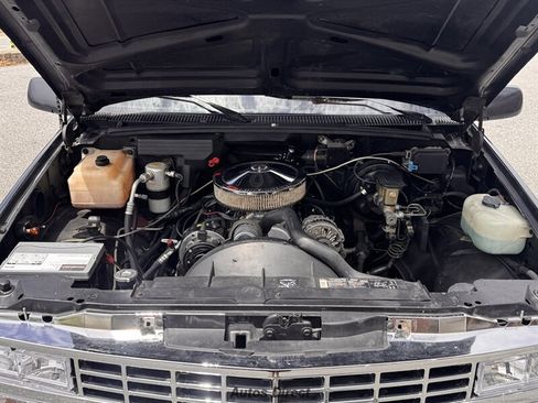 Used 1991 Chevrolet Silverado 1500 2WD Regular Cab image 32