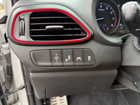 Used 2018 Hyundai Elantra GT Sport w/ Sport Tech Package 04 image 12