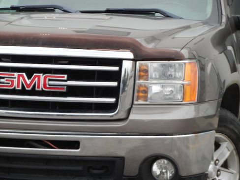 Used 2013 GMC Sierra 1500 SLE w/ Power Tech Package image 4