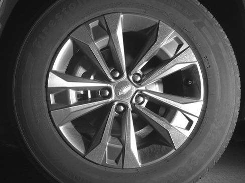 Used 2025 Chevrolet Equinox LT FWD image 12