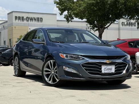 Used 2024 Chevrolet Malibu LT FWD image 2