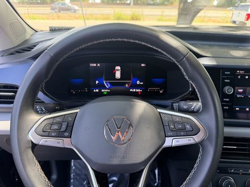 Used 2022 Volkswagen Taos SE AWD/4WD image 15