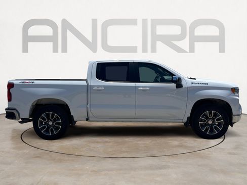 Used 2024 Chevrolet Silverado 1500 LT AWD/4WD image 11