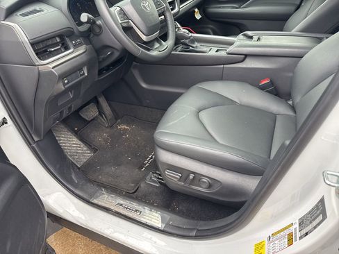 Used 2026 Toyota Grand Highlander AWD image 8