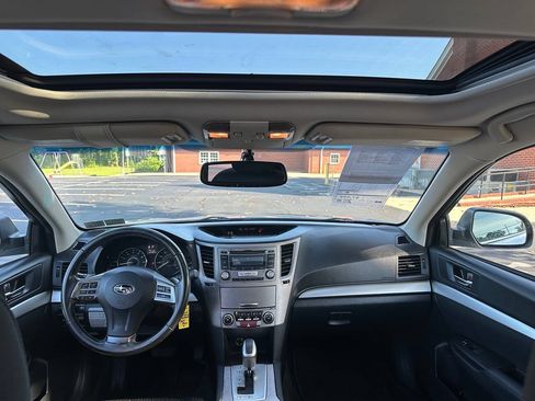 Used 2012 Subaru Outback 2.5i Premium AWD/4WD image 11