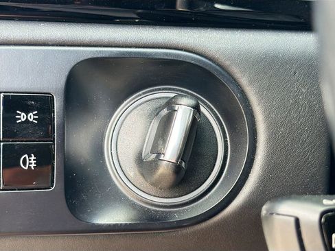 Used 2020 Porsche Cayenne Turbo image 40