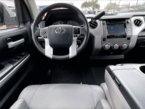 Used 2016 Toyota Tundra SR5 w/ Tow Package image 8