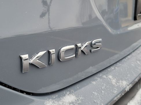 Used 2023 Nissan Kicks SR w/ SR Premium Package image 6