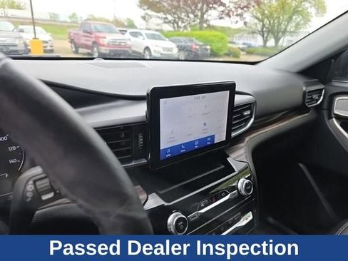 Used 2022 Ford Explorer Limited w/ Equipment Group 301A AWD/4WD image 18
