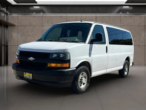 Used 2019 Chevrolet Express 2500 LS w/ Driver Convenience Package RWD image 2