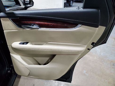 Used 2017 Cadillac XT5 Premium Luxury image 23