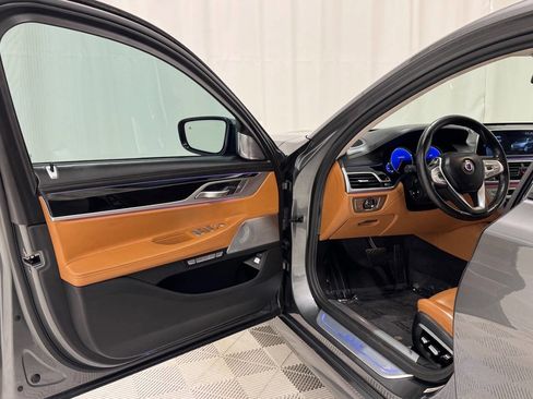 Used 2017 BMW ALPINA B7 xDrive image 8