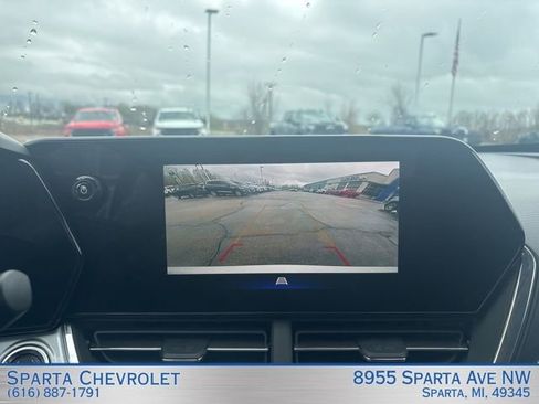 Used 2025 Chevrolet Trax LT w/ Driver Confidence Package image 15