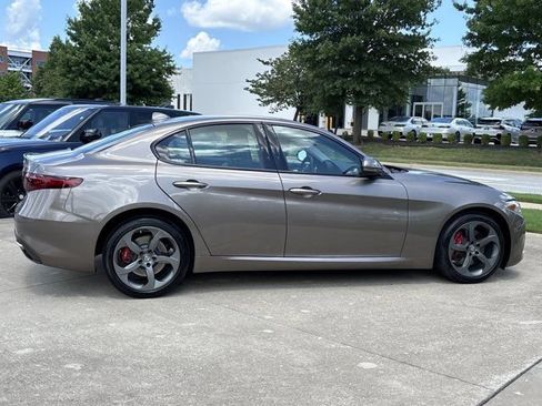 Used 2019 Alfa Romeo Giulia AWD w/ Quick Order Package 22J Sport image 2