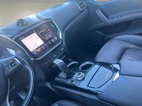Used 2022 Maserati Ghibli Modena Q4 image 16