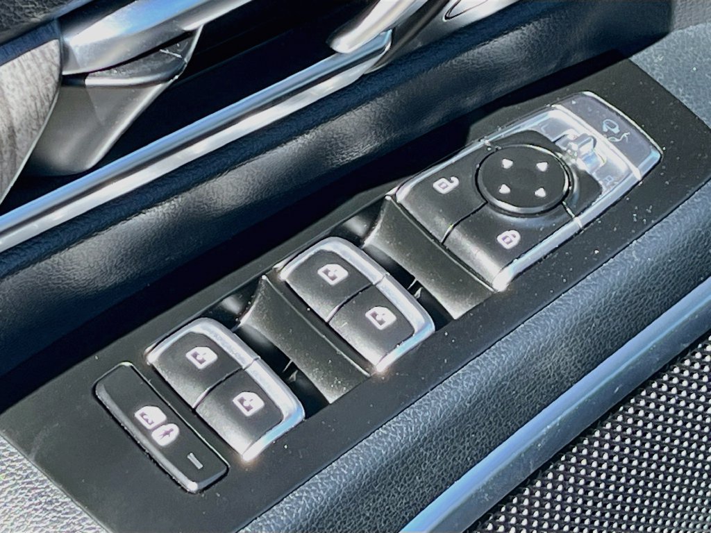 Used 2024 Kia Telluride SX Prestige w/ Towing Package AWD/4WD image 18