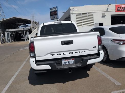 Used 2021 Toyota Tacoma TRD Sport w/ Technology Package RWD image 6