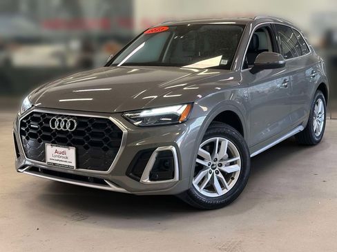Used 2023 Audi Q5 2.0T Premium w/ Convenience Package AWD/4WD image 2