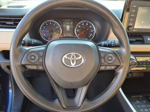 Used 2021 Toyota RAV4 XLE AWD/4WD image 29