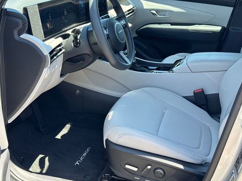 Certified 2025 Hyundai Tucson SEL AWD/4WD image 9