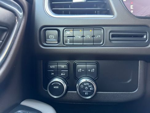 Used 2022 GMC Yukon SLT image 19