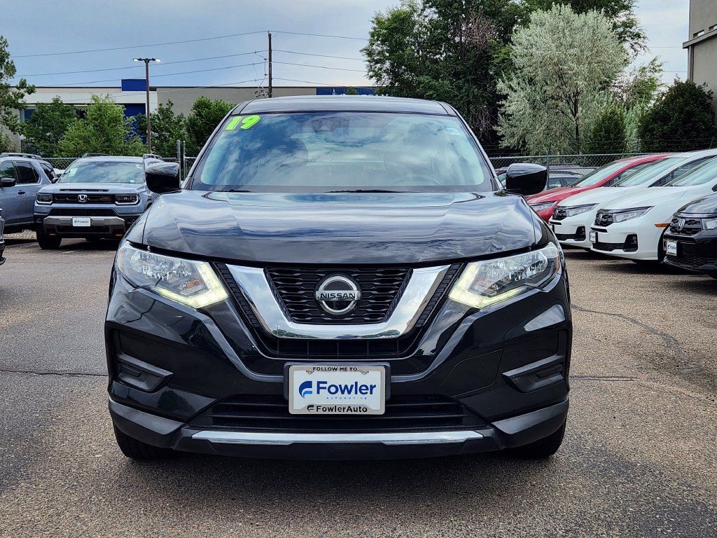 Used 2019 Nissan Rogue S AWD/4WD image 2