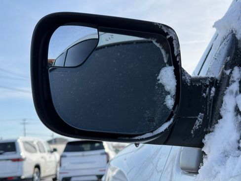 Used 2018 Nissan Titan Platinum Reserve image 36