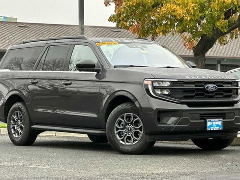 Used 2025 Ford Expedition Max Active image 2