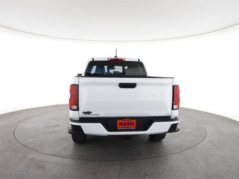 Used 2024 Chevrolet Colorado LT w/ LT Convenience Package III image 9