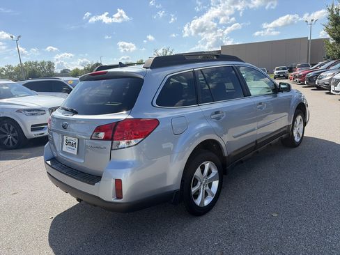 Used 2014 Subaru Outback 2.5i Limited AWD/4WD image 5