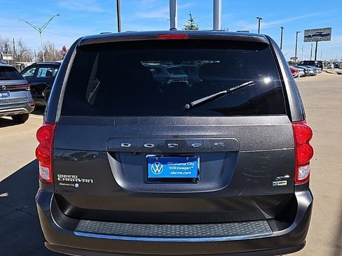 Used 2019 Dodge Grand Caravan SXT image 6