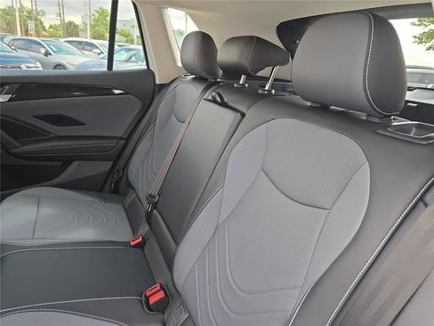 New 2026 Volkswagen Tiguan SE FWD image 9
