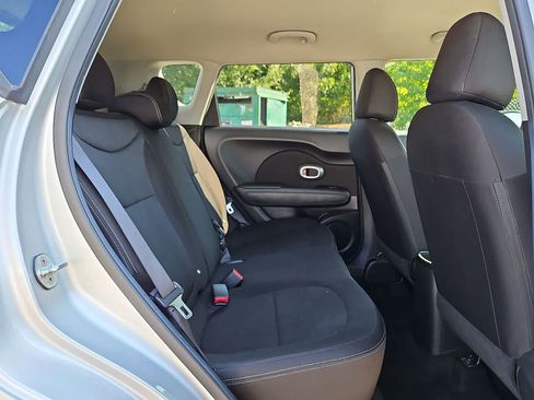 Used 2017 Kia Soul FWD image 28