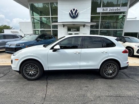 Used 2016 Porsche Cayenne S AWD/4WD image 3