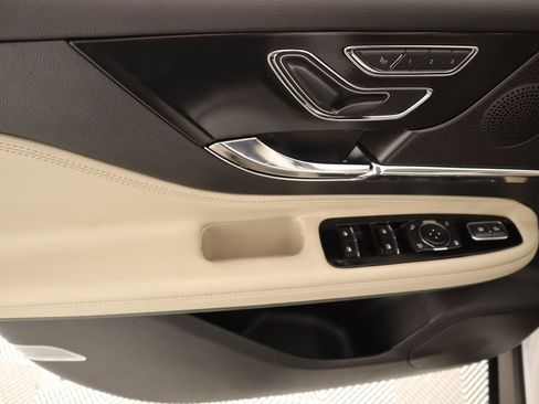 Used 2025 Lincoln Corsair Reserve image 17