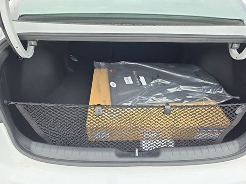 New 2025 Hyundai Elantra Limited image 34