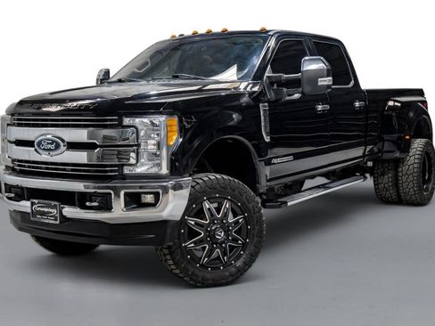 Used 2017 Ford F350 Lariat w/ Lariat Ultimate Package AWD/4WD image 4