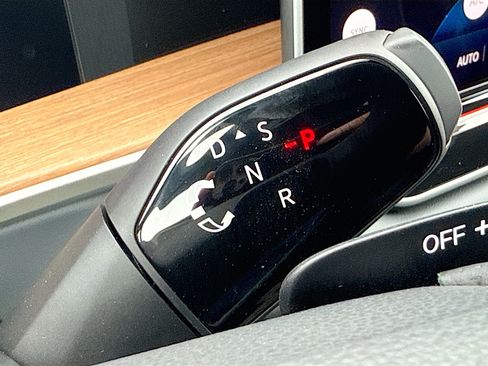 New 2026 Volkswagen Tiguan SEL R-Line image 29