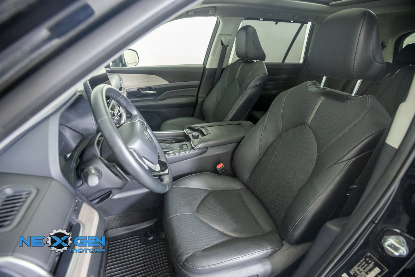 Used 2026 Toyota Grand Highlander AWD image 26