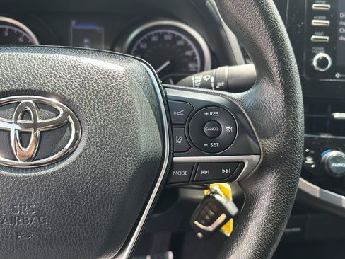 Used 2022 Toyota Camry LE FWD image 28