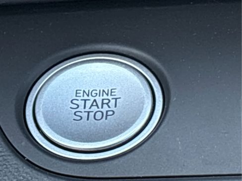 Used 2024 Hyundai Elantra Limited FWD image 18