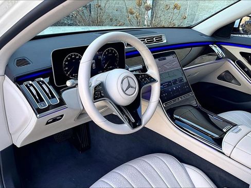 Used 2022 Mercedes-Benz S 500 S 500 image 13