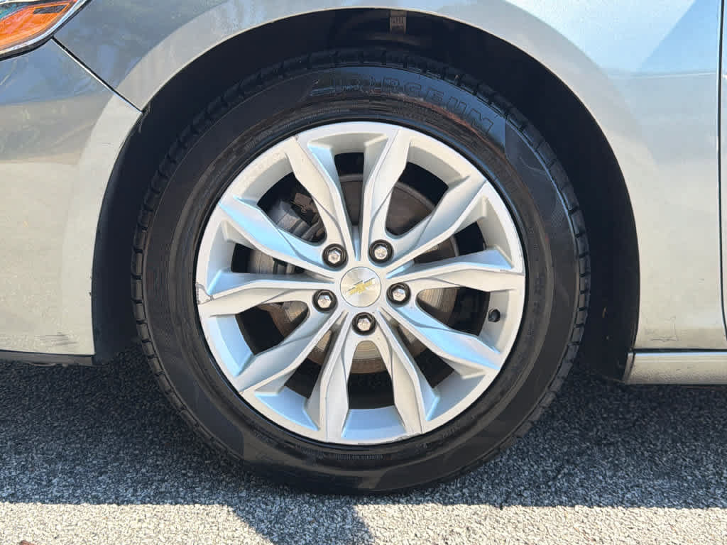 Used 2023 Chevrolet Malibu LT FWD image 11