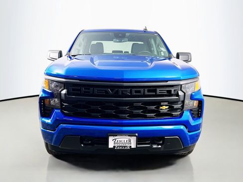 Used 2023 Chevrolet Silverado 1500 Custom image 2