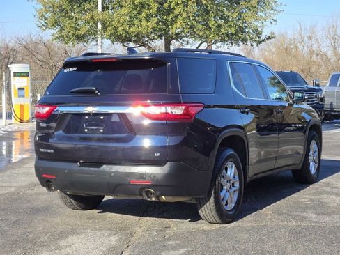 Used 2020 Chevrolet Traverse LT image 7