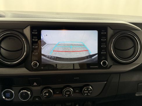 Used 2020 Toyota Tacoma TRD Off-Road image 18