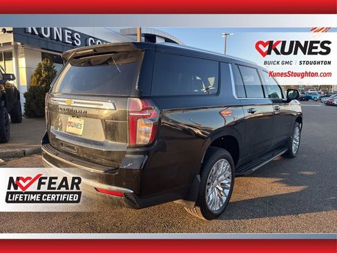 Used 2024 Chevrolet Suburban Premier image 11