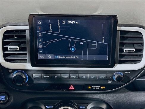 Used 2022 Hyundai Venue Limited image 15