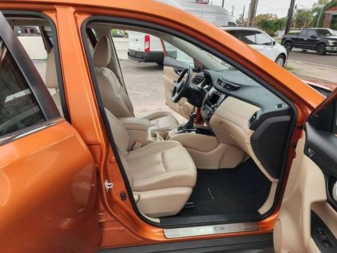 Used 2017 Nissan Rogue SL w/ SL Premium Package FWD image 8